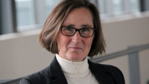 Att praktikerna stoppas av eller att det är omöjligt att hitta praktikplatser kan leda till att vi ser bortfall av studerande, säger Arcadas rektor Mona Forsskåhl. Mona Forsskåhl har varit rektor vid Arcada sedan 2018.