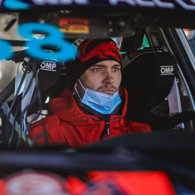 Niclas Grönholm kör i Lettland 2021.