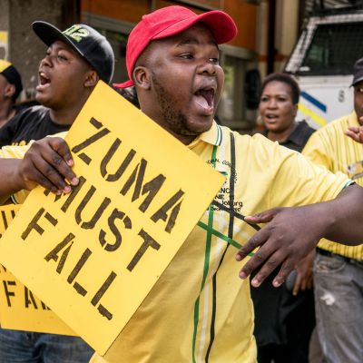 Krav på att Sydafrikas president Jacob Zuma avgår.