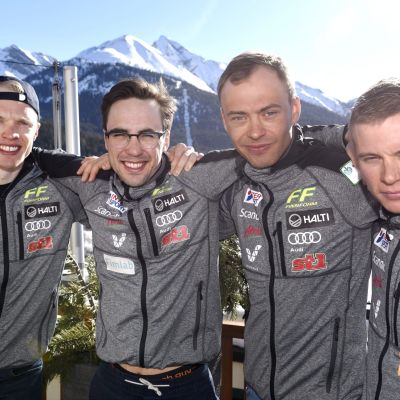Iivo Niskanen (vas.), Ristomatti Hakola, Perttu Hyvärinen ja Matti Heikkinen.