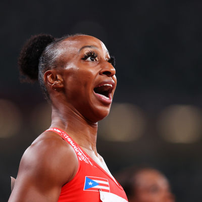 Jasmine Camacho-Quinn ei voinut uskoa silmiään, kun hän juoksi 100 metrin aitojen välierissä uuden olympiaennätyksen 12,26