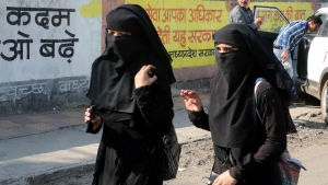 Muslimska kvinnor i Bhopal i Indien på fredagen. Muslimska kvinnor i Bhopal i Indien.