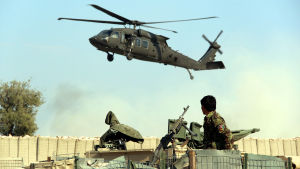 Homelands åttonde och sista säsong utspelar sig i Afghanistan, där USA:s militära närvaro efter nästan två decenniers krig verkar närma sig ett slut. En Natohelikopter vid en militärbas i Afghanistan.
