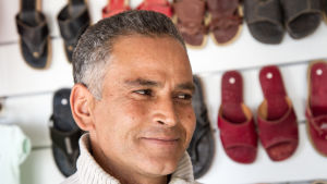 Mohamed Boudhief vill ha satsingar på bredare turism i sitt land. Skohandlaren Mohamed Boudhief i El Kantaoui i Sousse.