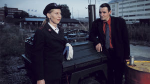 Länge var Aku Kaurismäki den regissör som i stort sett representerade finsk film utomlands. Bilden är från hans film Mannen utan minne. Kati Outinen ja Markku Peltola elokuvassa Mies vailla menneisyyttä.
