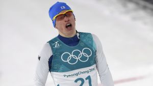 Iivo Niskanen går i mål i kvartsfinalen. Iivo Niskanen går i mål i kvartsfinalen.