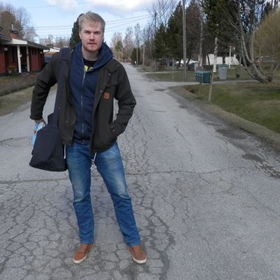 Oskar Skog på Klockarevägen i Jakobstad