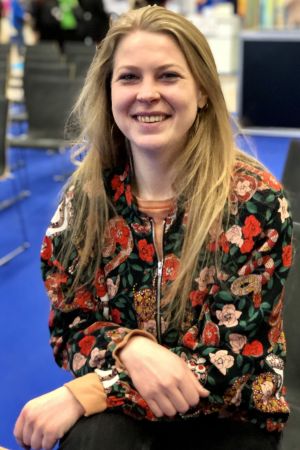 Johanna Ekman har haft nytta av svenskan hon lärde sig efter skolan. Johanna Ekman i publiken på Educa-mässan.