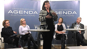 Yle-förvaltningsrådsmedlem Mikaela Nylander Anu Koivunen, Jenny Stenberg-Sirén, Mikaela Nylander, Marit af Björkesten, Lauri Kivinen