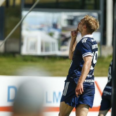 HJK:n Tim Väyrynen juhlii 0-1 maalia jalkapallon miesten Suomen cupin välieräottelussa FC Haka - HJK.