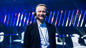 Mikko Silvennoinen kommentoi myös UMK17-lähetyksen UMK-kommentaattori Mikko Silvennoinen Espoo Metro Areenalla
