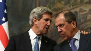 Utrikesministrarna John Kerry och Sergej Lavrov. Lavrov och Kerry möts i Washington.