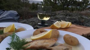 Stekt makrill med gräddslungad spenat Stekt makrill med gräddslungad spenat