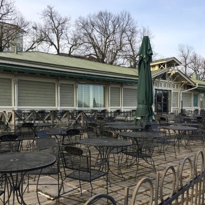 Cafe Jazz Porin Etelärannassa.