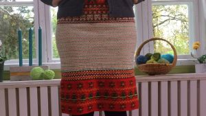 En kjol gjord av en halvfärdig korsnäströja