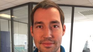 Sylvain Lemarche driver ett start-up företag. Sylvain Lemarche driver ett start-up företag.