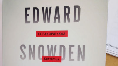 Glenn Greenwalds bok om agenten Edward Snowdens avslöjanden om USA:s avlyssning av tele- och datatrafik utkom den 13 maj 2014.
