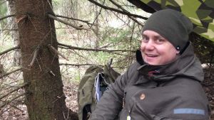 Patrik Berghäll lär barn att vara i naturen. kurjenrahka nationalpark, savojärvi rundslinga, patrik berghäll,