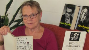 Bloggari Anneli Kajanto lukee Pentti Saarikosken runokokoelmaa Mitä tapahtuu todella?
