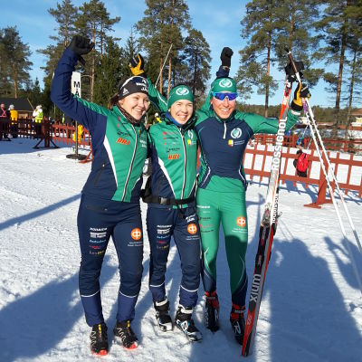 Linnea Halonen, Linnea Henriksson och Jennifer Antell Femmans gulddamer.