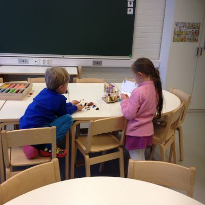 Barn leker i Landsängens förskola
