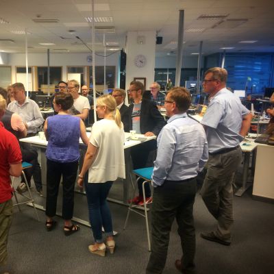 Yle Uutisten kokous.
