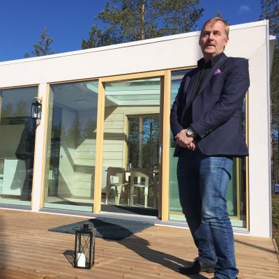 Hirsinen miniasunto julkistetaan varsinaisesti ensi kesän asuntomessuilla, kertoo prototyyppiä esittelevä Mammuttikotien toimitusjohtaja Vesa Nylander