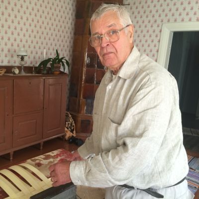 Raimo Haavisto tekee tuohitöitä lähinnä haavoista