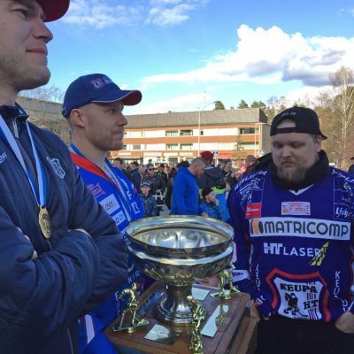KeuPan valmentaja, kapteeni ja faniklubin varapuheenjohtaja.