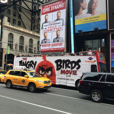 Reklam för Angry Birdsfilmen i New York.