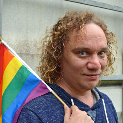 Skådespelare Kim Gustafsson från gaykören Out 'n Loud