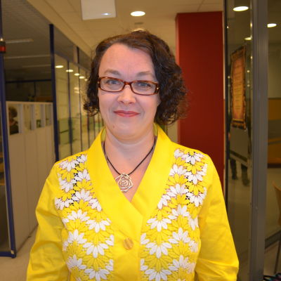 Johanna Korhonen, redaktör boken "Klartext (med all respekt)".