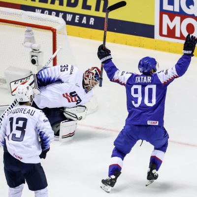Tomas Tatar juhlii maaliaan USA:n verkkoon