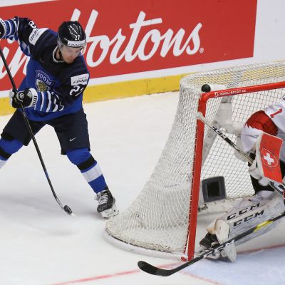 Kristian Tanus yrittää ilmaveiviä U20-kisoissa 2019