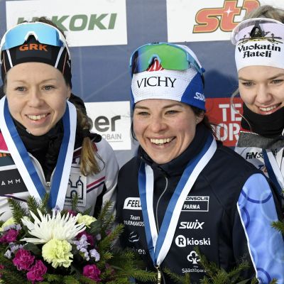 Laura Mononen (vas.), Krista Pärmäkoski ja Vilma Nissinen