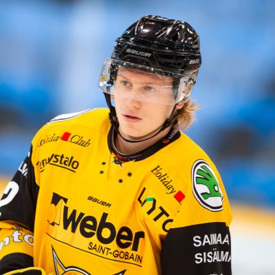 Robin Salo lähikuvassa.