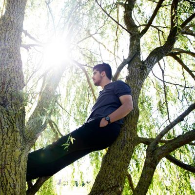 Haris Islam on kiivennyt itkuraidan oksille.
