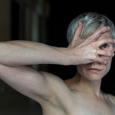 Ismo-Pekka Heikinheimon koreografian tanssii Tanja Illukka.