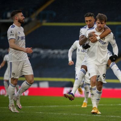 Leeds Patrick Bamford juhlii