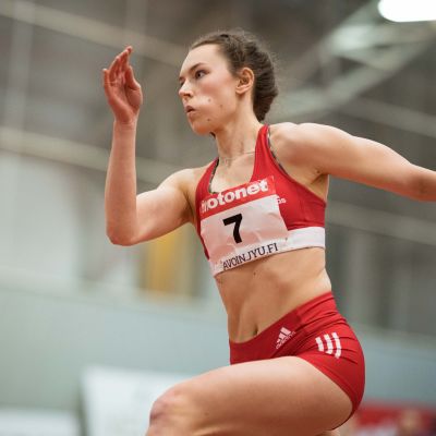 Ella Junnila kuvassa