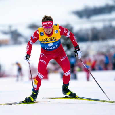 Denis Spitsov hiihtää.