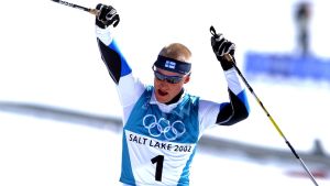 Samppa Lajunen vinner medalj i alla sex stortävlingar han deltar i och tar som alla tiders yngsta hem den totala världscupen som 17-åring säsongen 1996-1997. Samppa Lajunen, OS 2002.