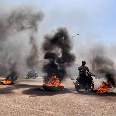 Demonstration till stöd för militären i Ouagadougou, Burkina Faso den 23 januari 2022.