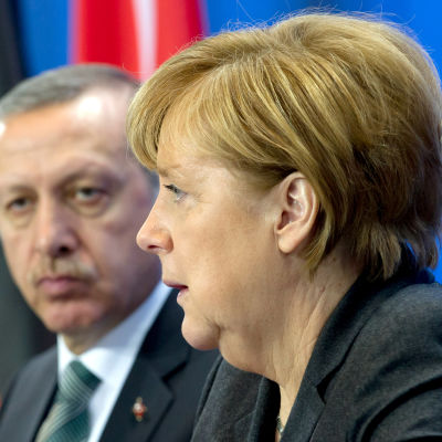 Turkiets president Recep Tayyip Erdoğan och Tysklands förbundskansler Angela Merkel under Erdoğans besök i Tyskland 2014.