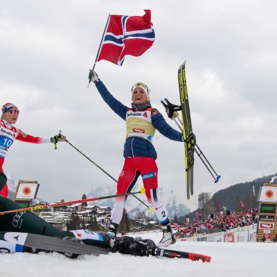 Norjalaishiihtäjä Therese Johaug (oik.) on ollut viime vuosien ylivoimaisin talviurheilija.