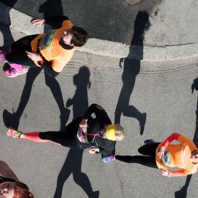 Helsinki City Runin juoksijoita kuvassa