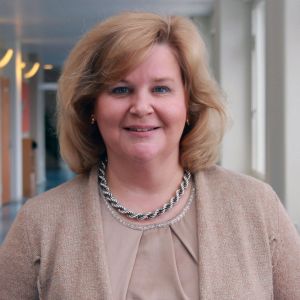Rektor Karen Spens säger att resultatet kan ge mera internationell synlighet. Hankens rektor (14.4.2016) Karen Spens