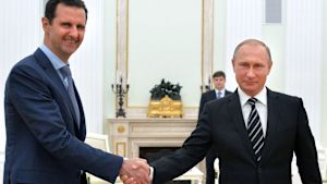 Syriens president Bashar al-Assad gjorde sitt första utlandsbesök på många år då han besökte Moskva i höstas. Bashar al-Assad träffade Vladimir Putin i Moskva.