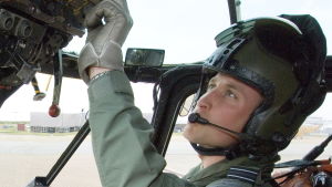 Prins William har fått avstå från jobbet som helikopterpilot. Prins William har fått avstå från jobbet som räddningspilot.
