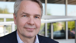 Pekka Haavisto säger att myndigheterna i Rumänien och Bulgarien inte prioriterar minoritetsfrågor, Pekka Haavisto.